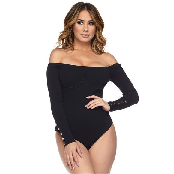 HP! 🖤 Black Off The Shoulder Bodysuit NWT - Picture 1 of 8